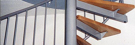 Spindeltreppe mit Buchenstufen